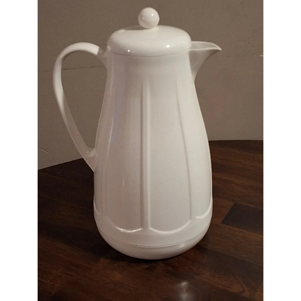 Vintage Copco White Thermal Coffee Carafe Pitcher 1 Quart Made In Woodridge, IL